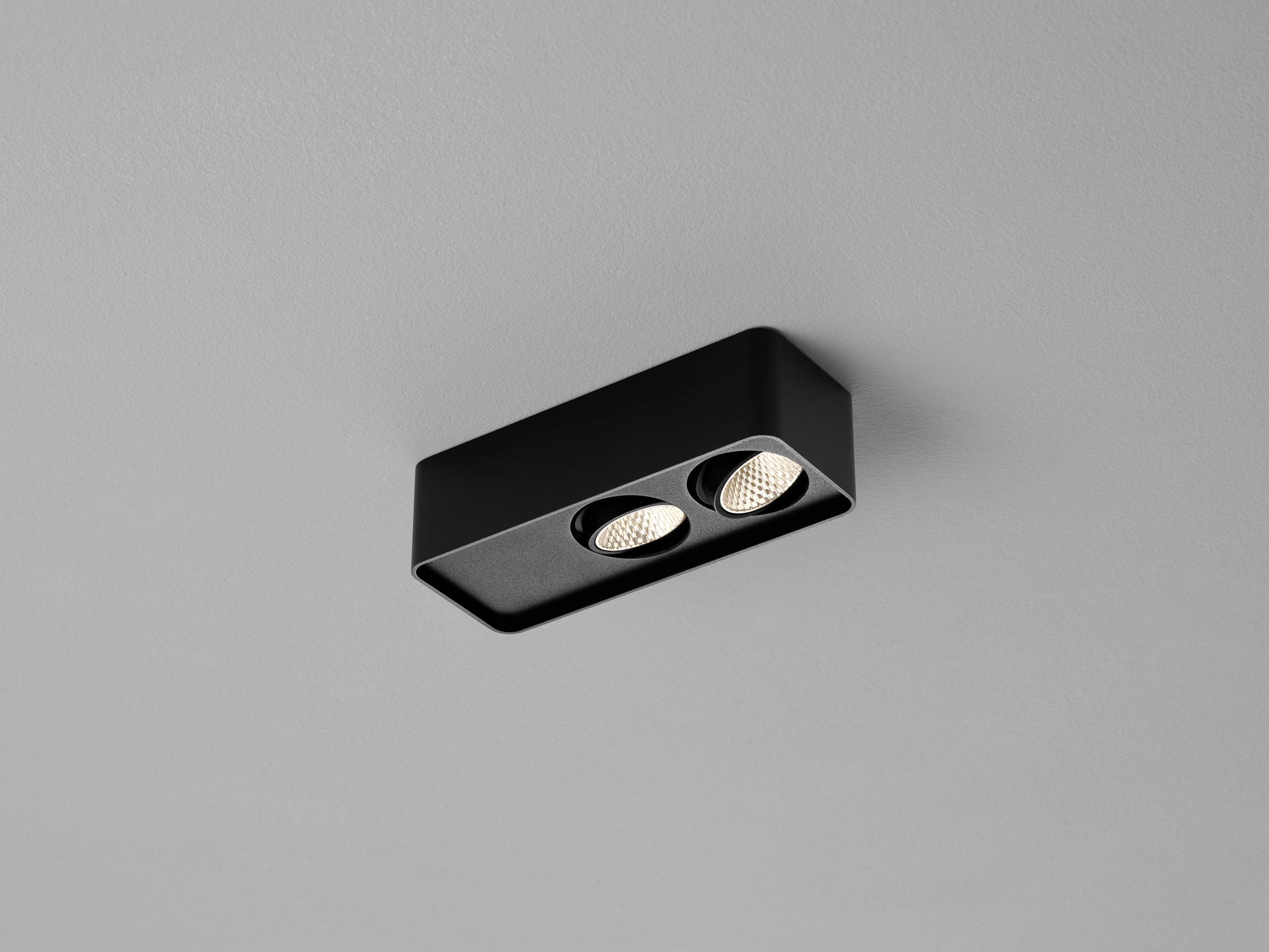 Helestra CAS  lampada soffitto alluminio nero opaco